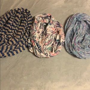 3 women’s scarves
